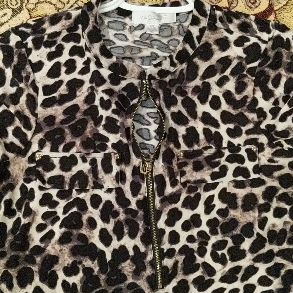 Blouse - Picture 2 of 3